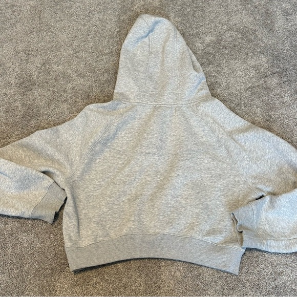 Alphalete Cropped Hoodie - Picture 2 of 3